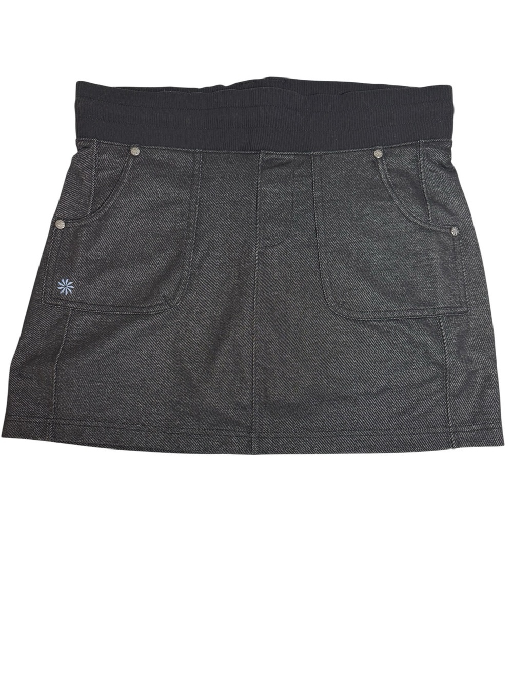 Athleta Black Mulit Pocket Skorts.
Size S